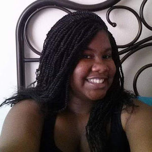 Meet your Posher, Adrianne